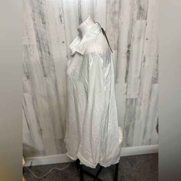 White blouse - Picture 3 of 7